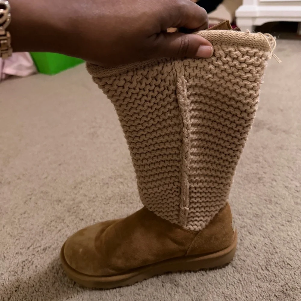UGG Shaina Size 6 - Picture 7 of 16